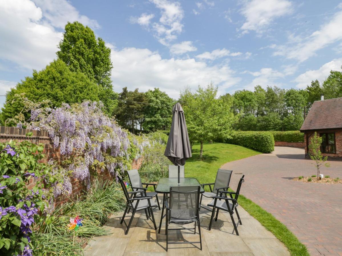 The Stables Villa Stourbridge Exterior photo